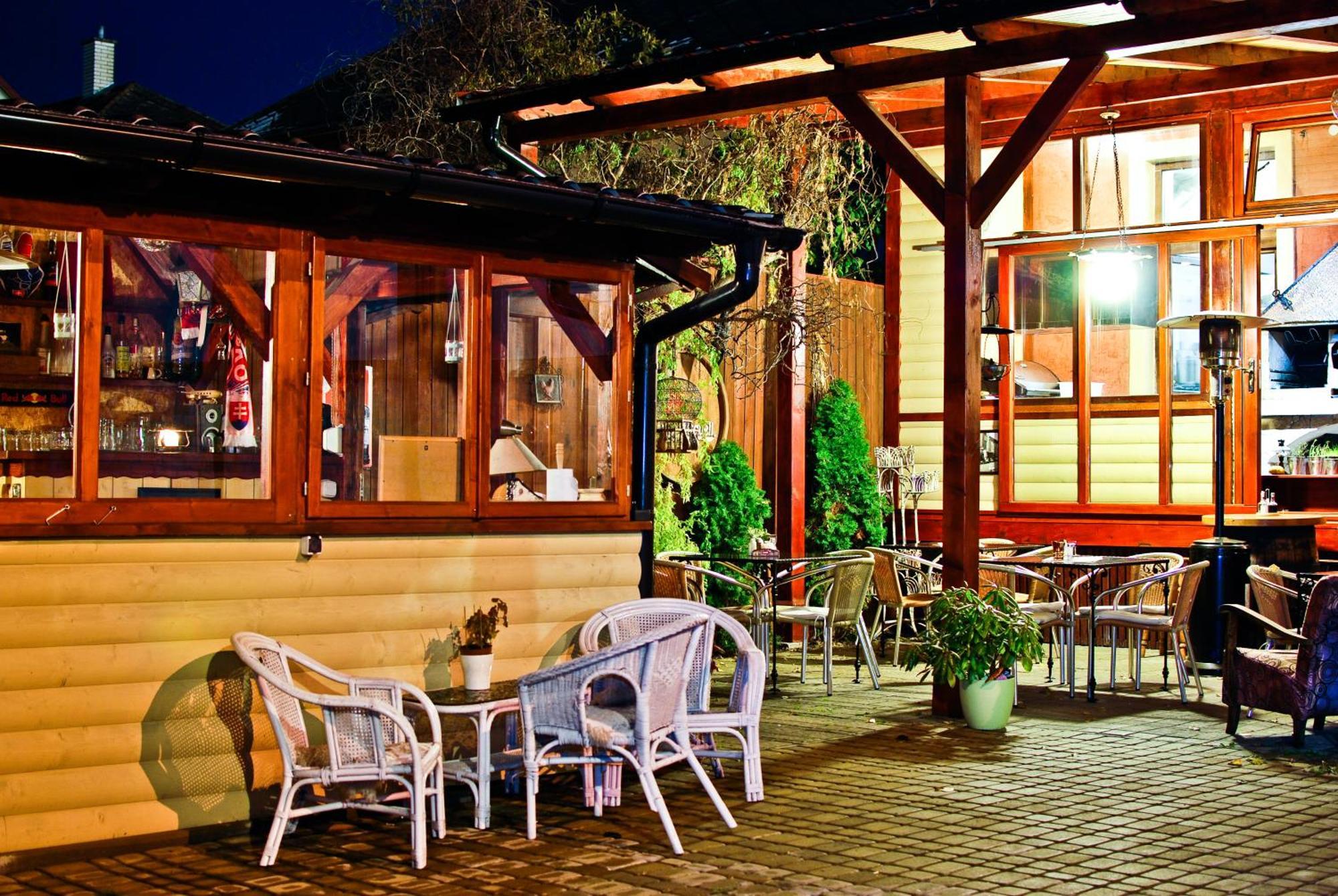 Penzion Restaurant Jakub Πόπραντ Εξωτερικό φωτογραφία